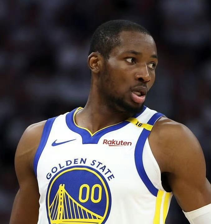 今晚突围战来临，芝加哥公牛围绕意大利杯调整名单，管理层满意，年轻球员得到机会的简单介绍