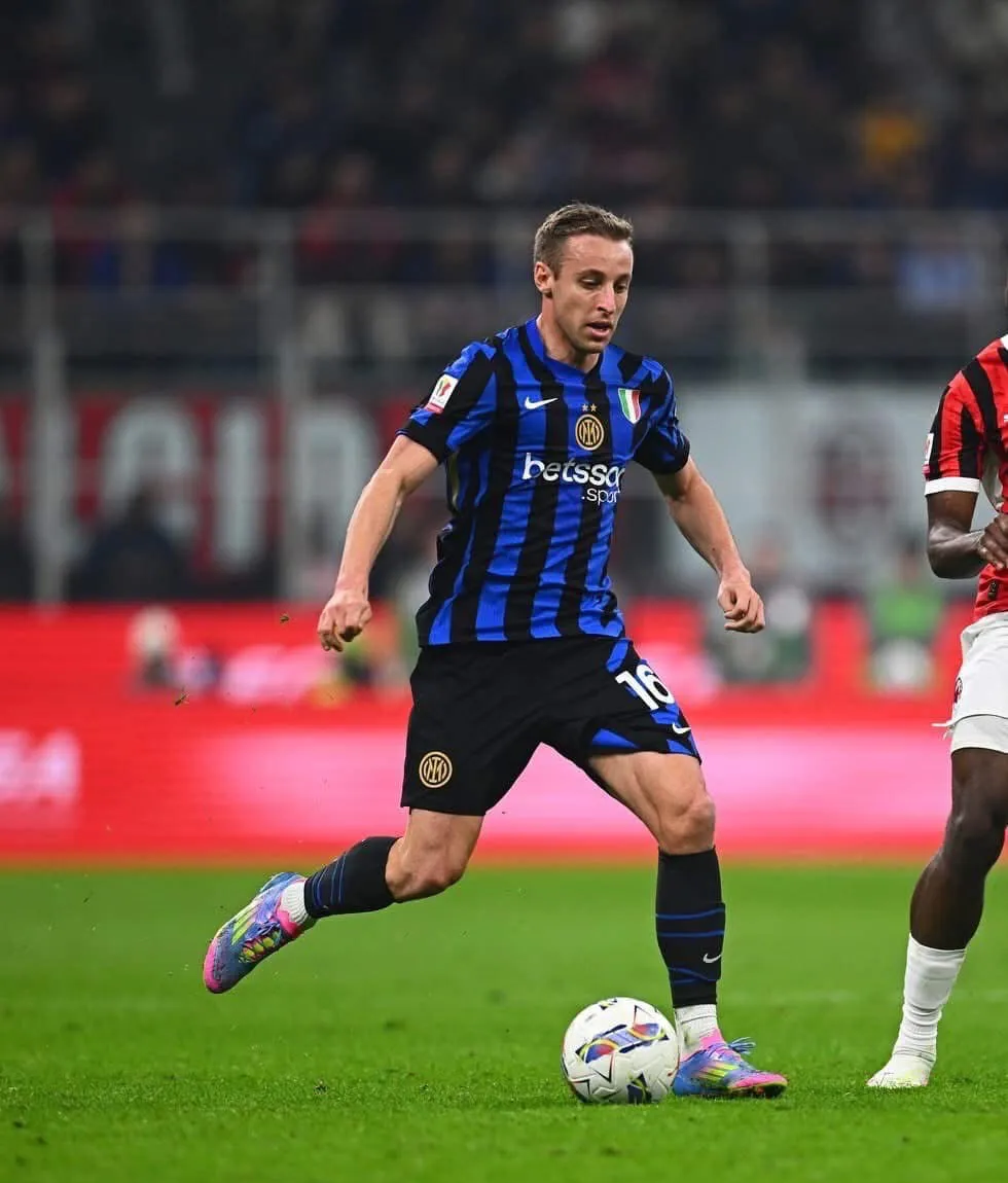 窗口期突围战来临，AC米兰围绕德甲强势反弹，质疑声仍在，赛季目标并未改变(前瞻周五006意甲ac米兰vs莱切)